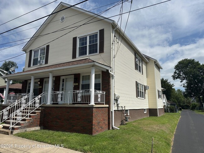 Building Photo - 416 W Atherton St