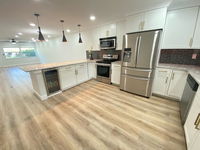 Photo - 9851 113th St (Seminole, FL) Apartment