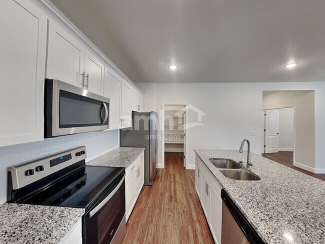 Foto del edificio - 11141 Kitty Hawk Rd