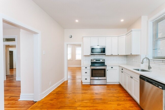 Building Photo - 911 Galveston Ave