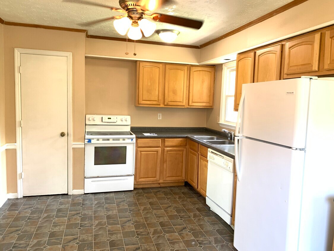 Primary Photo - 3229 Catskill Ct
