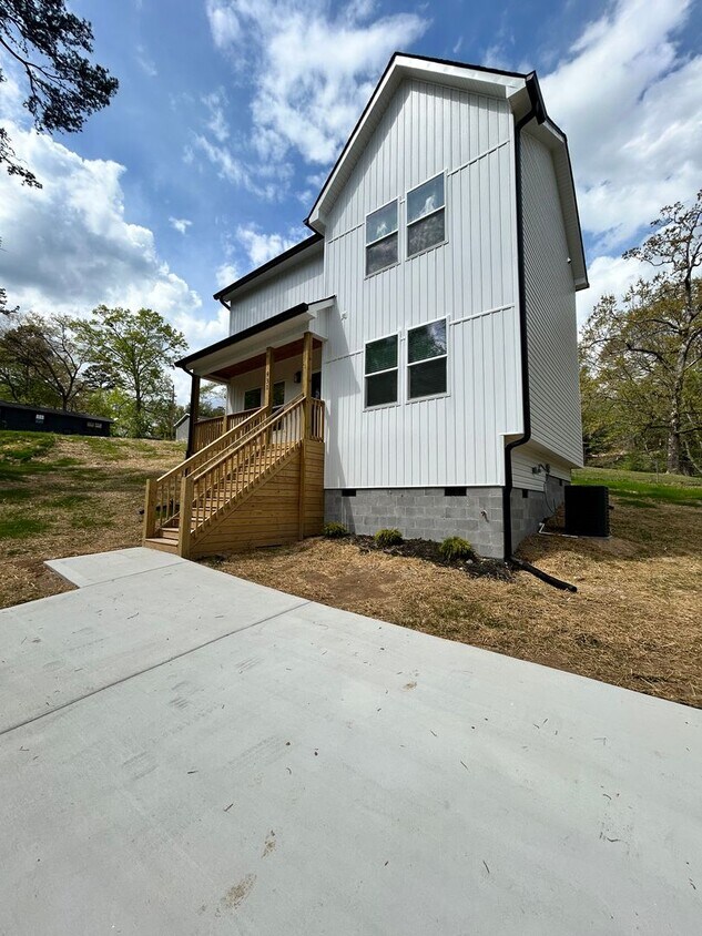 1/2 OFF 1ST FULL MONTHS RENT! BRAND NEW Charming 3 Beds, 2.5 Baths in Hixson! - BRAND NEW Charming 3 Beds, 2.5 Baths in Hixson!