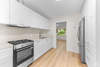 Building Photo - 4345 Ventura Canyon Ave