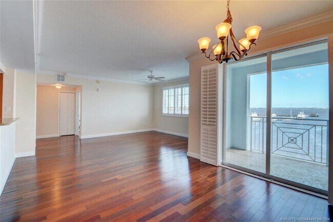 Building Photo - 675 NW Flagler Ave