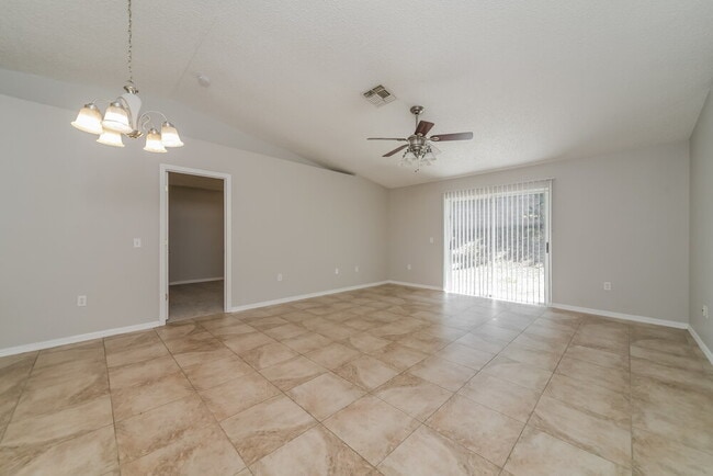 Building Photo - 1479 Muir Cir