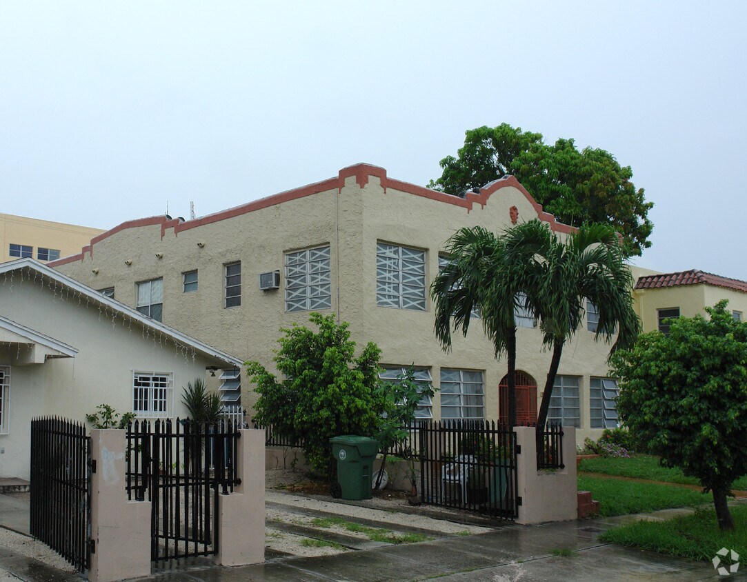 Foto del edificio - 1853 SW 9th St