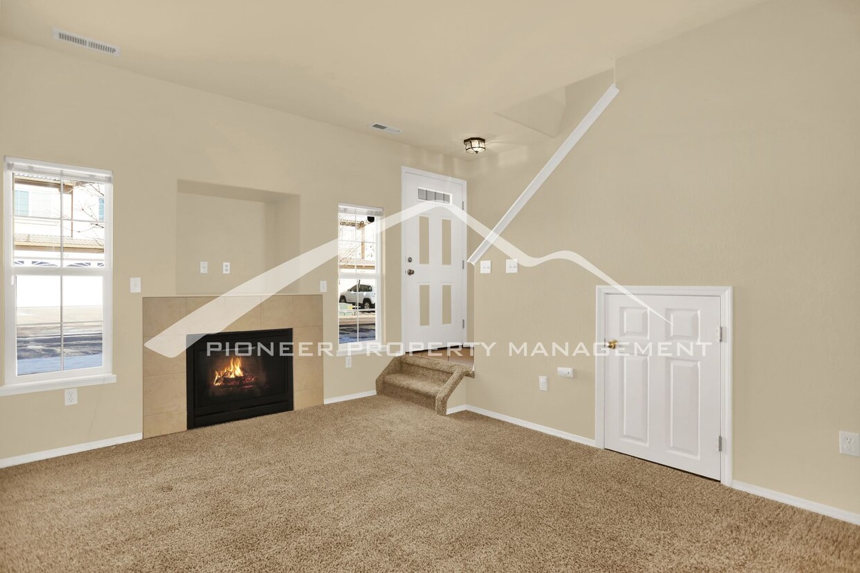 Primary Photo - Luxurious 3bd, 2.5 bath Townhome near Chey...