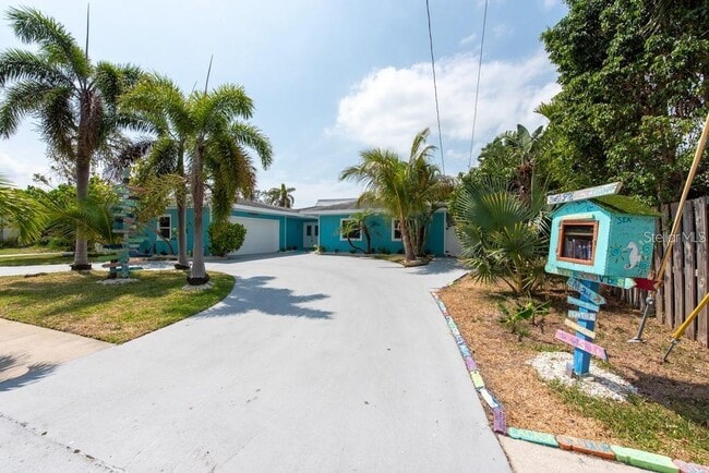 4643 Bay Crest Dr Tampa FL 33615 - 4643 Bay Crest Dr Tampa Fl Building Photo 