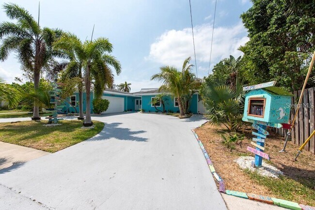 Foto del edificio - 4643 Bay Crest Dr