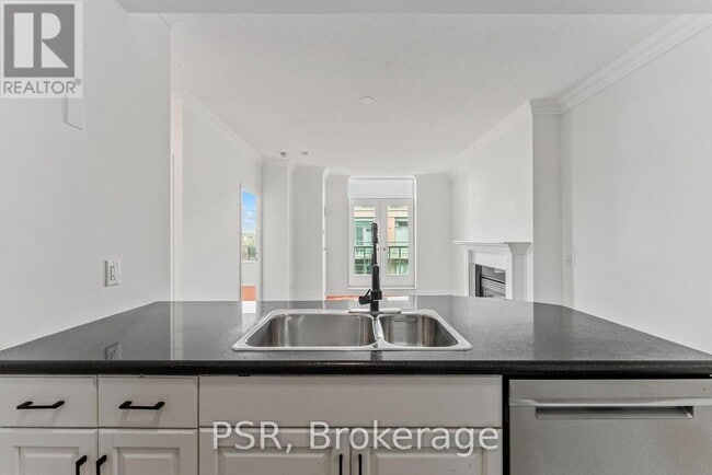 Building Photo - 9 Boardwalk Dr