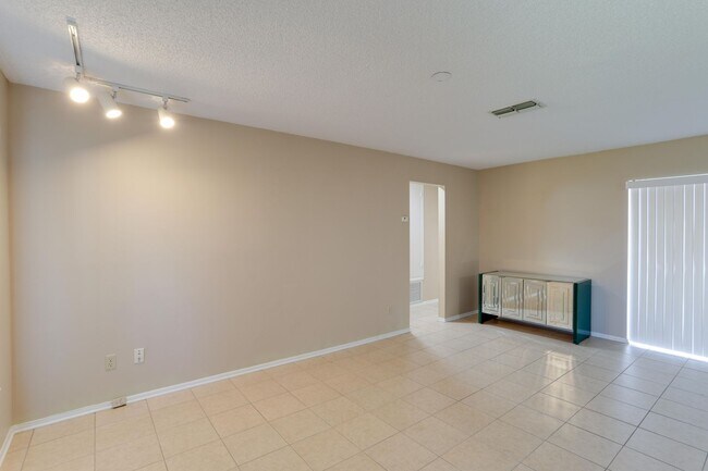 Building Photo - 10517 Larson Court