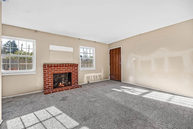 Building Photo - Concord