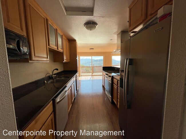 Building Photo - 3 br, 2.5 bath House - 1770 NE Beulah Dr