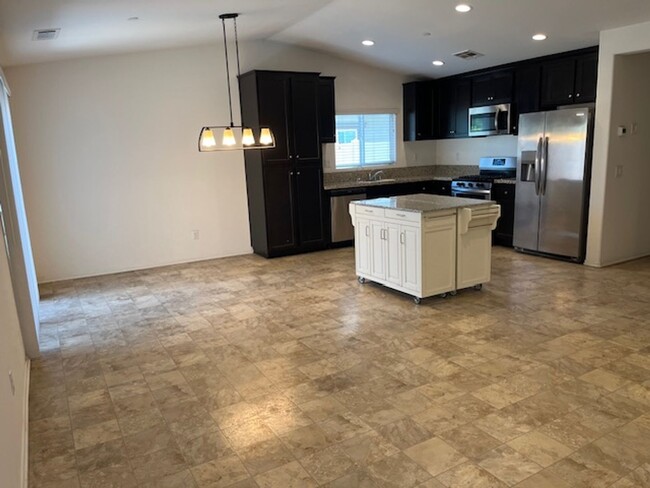 Foto del edificio - SINGLE STORY HOME 3 Bed 2 Bath