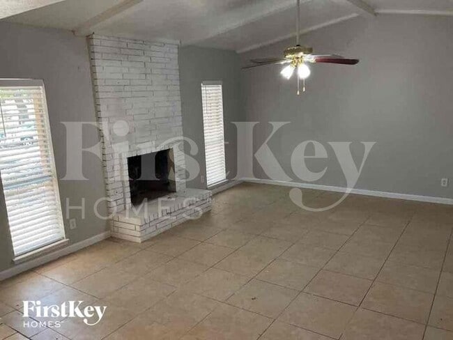 Foto del edificio - 418 Thistle Dr