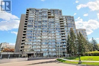 Building Photo - 7 Townsgate Dr