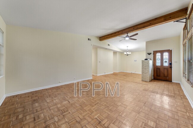 Foto del edificio - 914 Carrol Ave