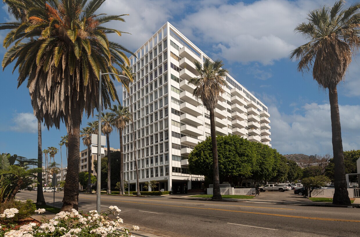 7135 Hollywood Blvd Unit 103, West Hollywood, CA 90046 Condo for Rent