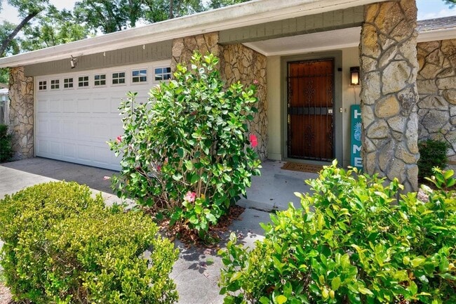 Building Photo - 878 Evergreen Avenue