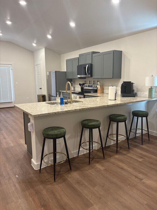 Foto del edificio - 2139 Langford Ave