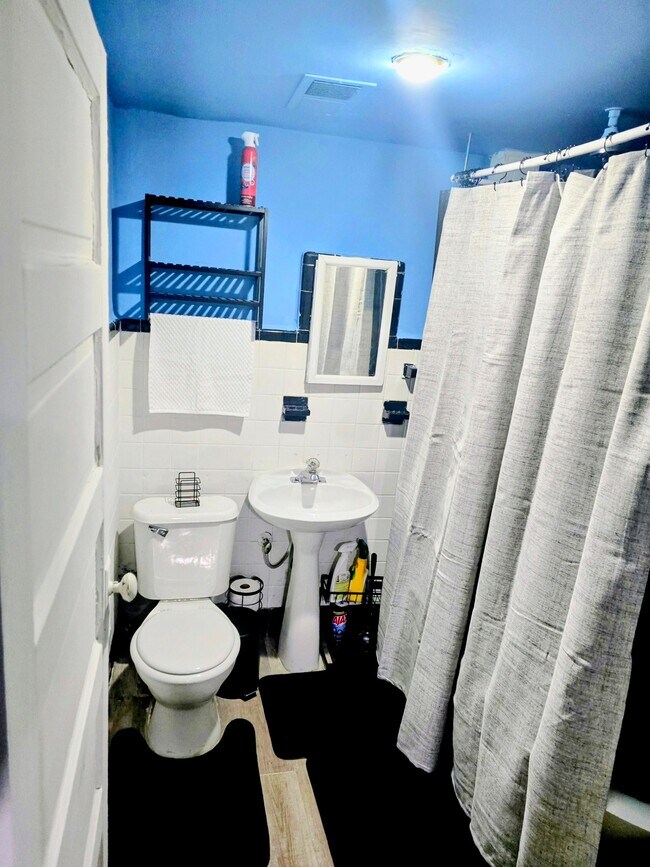 Foto del edificio - 913 Franklin Ave