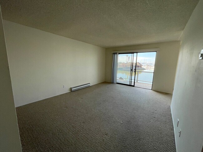 Building Photo - BEAUTIFUL WATER VIEW 1BD/1BA CONDO AVAILAB...