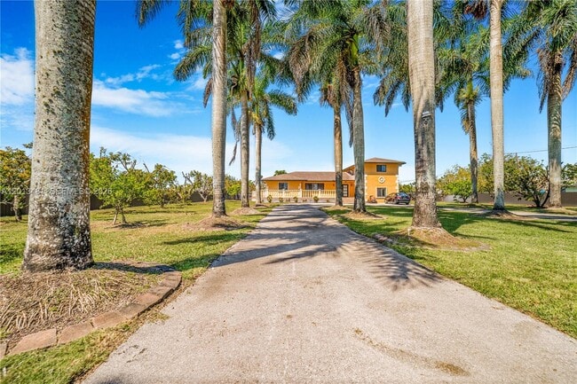 Building Photo - 26500 SW 167th Ave
