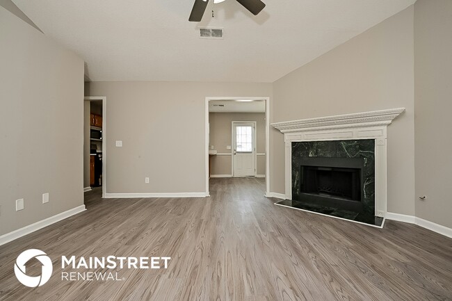 Building Photo - 325 Countryside Ln