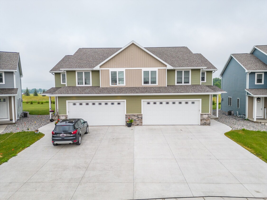 1053 Faith Ct, Greenville, WI 54942 Townhome Rentals in Greenville WI