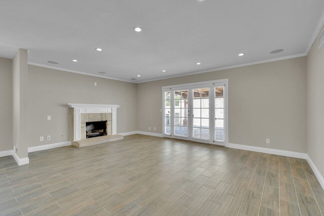 Foto del edificio - 20111 Lakemore Dr