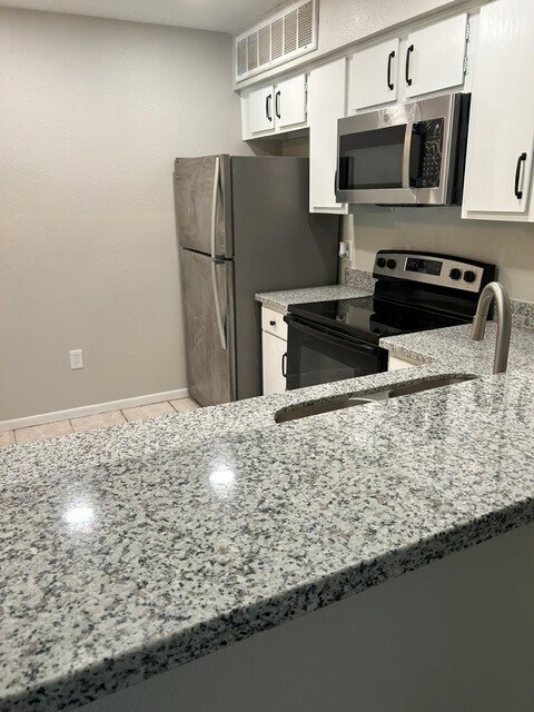 Building Photo - 2021 Spenwick Dr