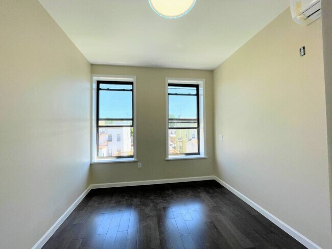 Building Photo - 68-35 Fresh Pond Rd