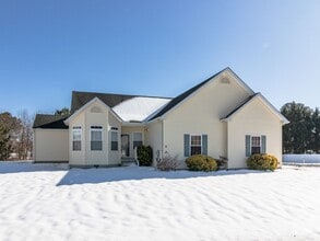 Building Photo - 17027 Bristol Rd