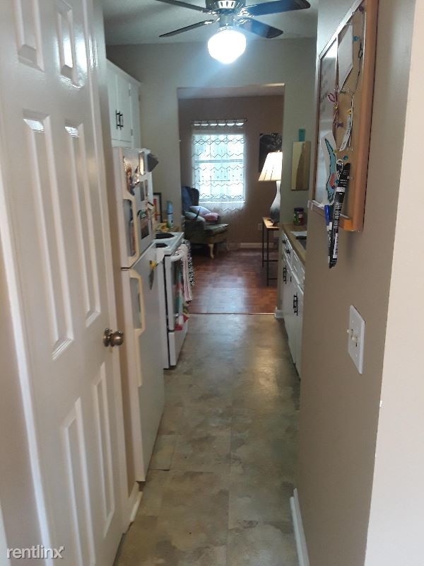 Foto del edificio - 1602 Cedar Crest Dr