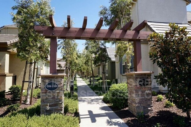 Foto del edificio - 239 W Santa Cruz Way