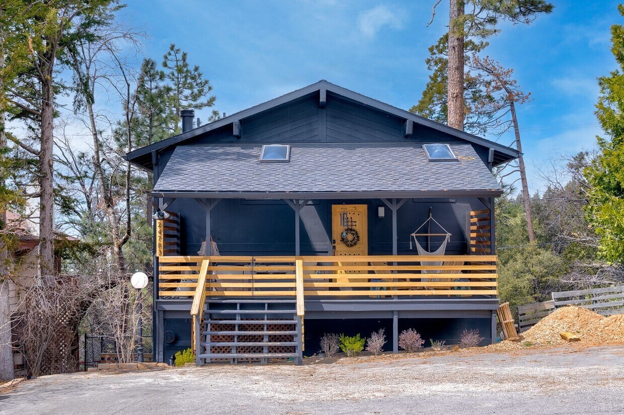 Primary Photo - Modern 2 Bd + Bonus Room & 1.5 Ba. A-Frame...