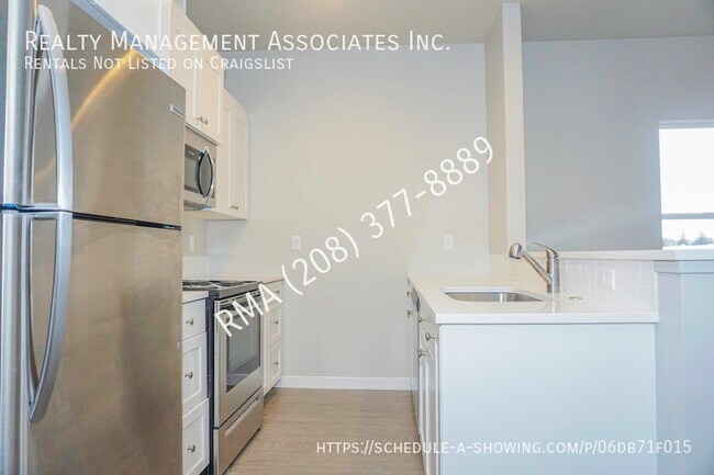 Building Photo - 2 Bedroom Duplex with Office in Caldwell!