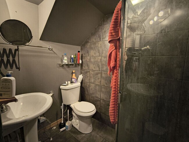 Foto del edificio - 1532 W 19th St
