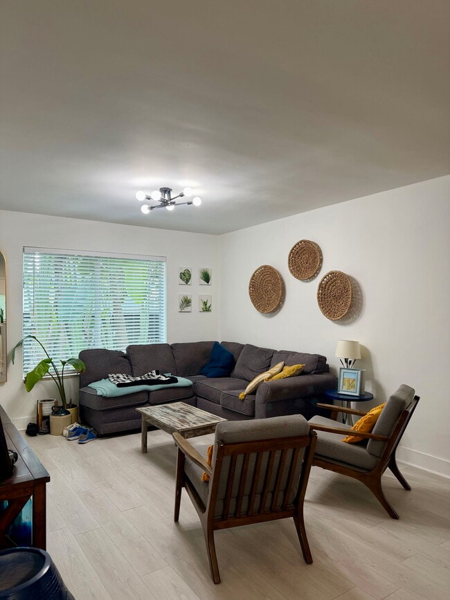 Foto del edificio - 1198 Marseille Dr