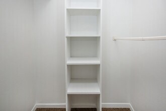 Building Photo - The Villas at Stone Creek