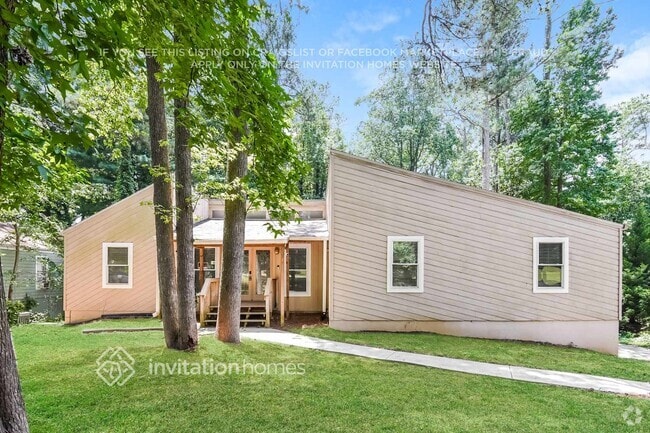 Building Photo - 2965 Creek Park Dr