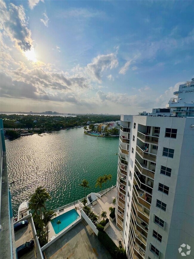 Building Photo - 5838 Collins Ave
