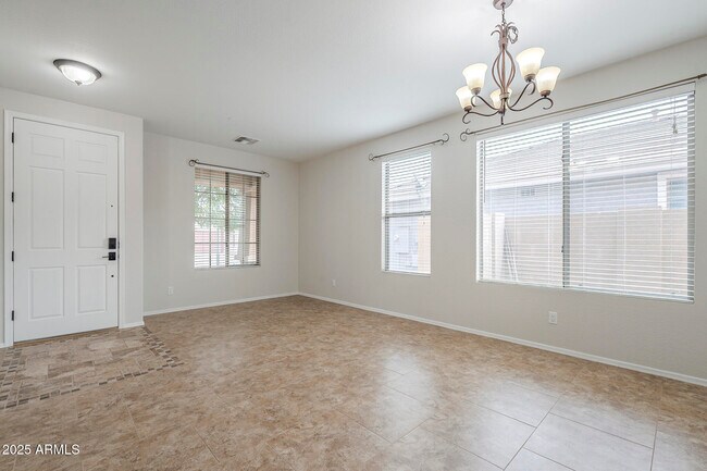 Building Photo - 4123 E Cherry Hills Dr