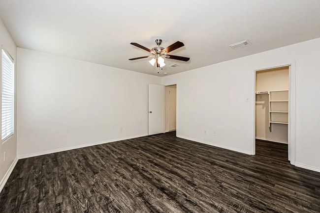 Foto del edificio - 6831 Brookglen Ln