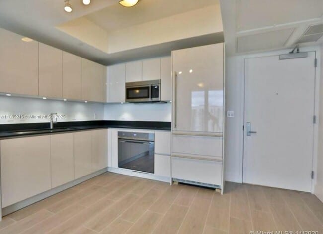 Photo - 1010 Brickell Ave Apartment
