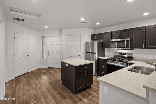 Building Photo - 1426 Kestrel Cir