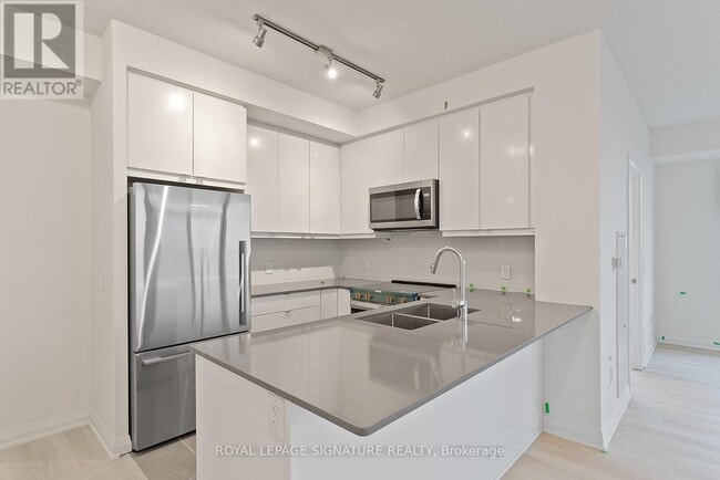 Photo du bâtiment - 3260 Sheppard Ave E