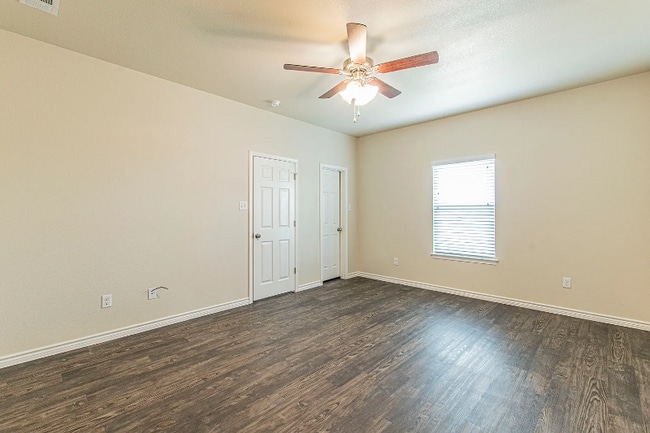 Building Photo - 3600 Barnacle Dr