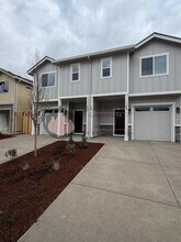 Building Photo - 1329-1331 Oppek St NE