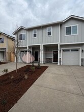 Building Photo - 1329-1331 Oppek St NE